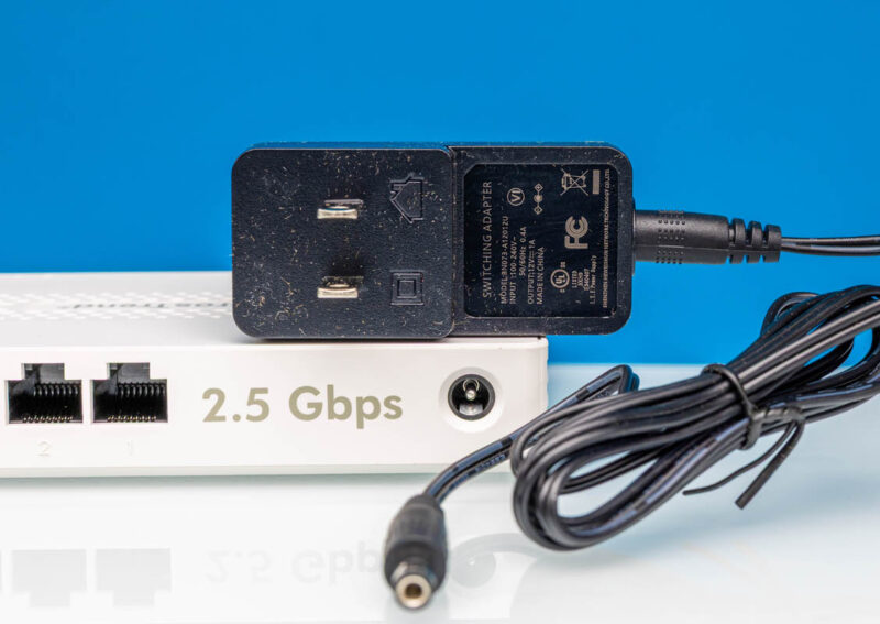 BrosTrend S2 5 Port 2.5GbE Switch 12V 1A PSU