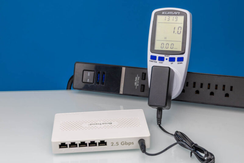 BrosTrend S2 5 Port 2.5GbE Switch 1W Idle