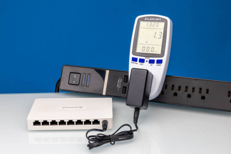 BrosTrend S3 8 Port 2.5GbE Switch 1.3W Idle