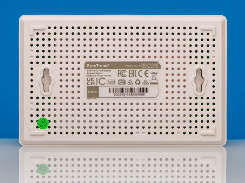BrosTrend S3 8 Port 2.5GbE Switch Bottom