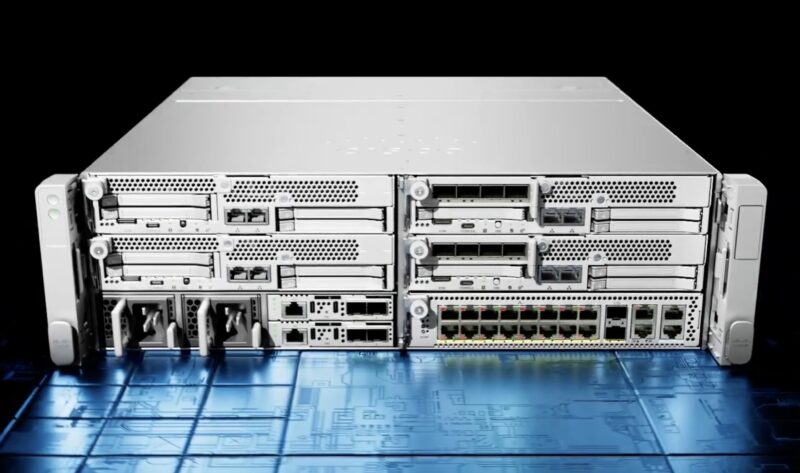 Cisco UCS XE9305 Front 1