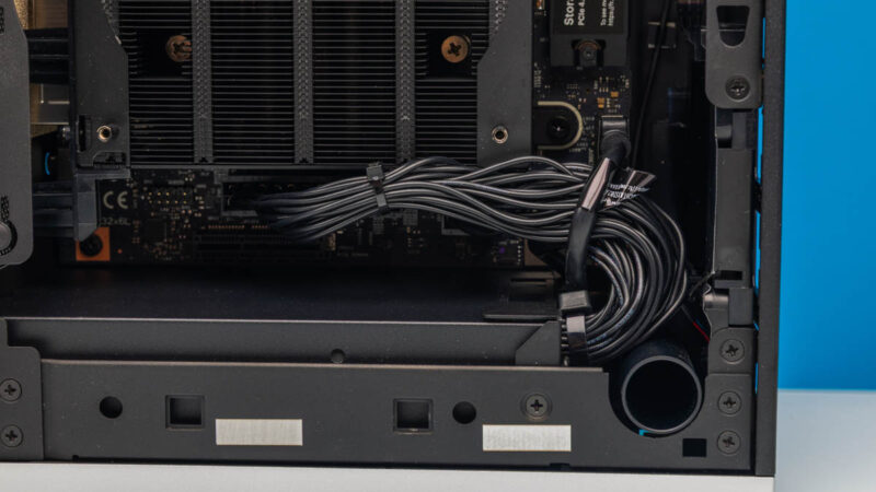 Framework Desktop AMD Ryzen AI Max + 395 128GB Cable Manangement 1