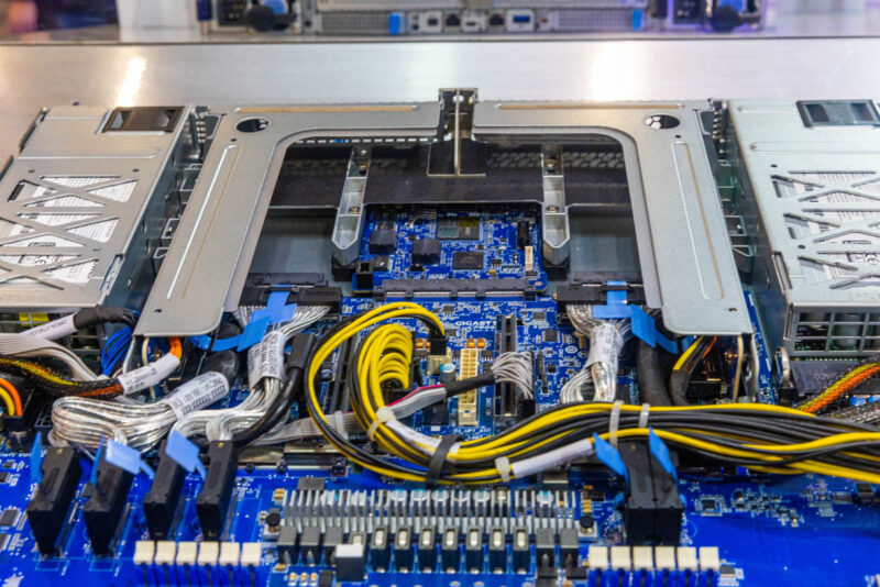 Gigabyte R1A3 T40 AAV1 AmpereOne M At SC25 4