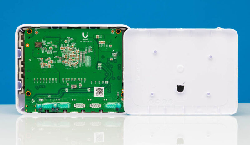 Ubiquiti Flex Mini 2.5G USW Flex 2.5G 5 Bottom Off