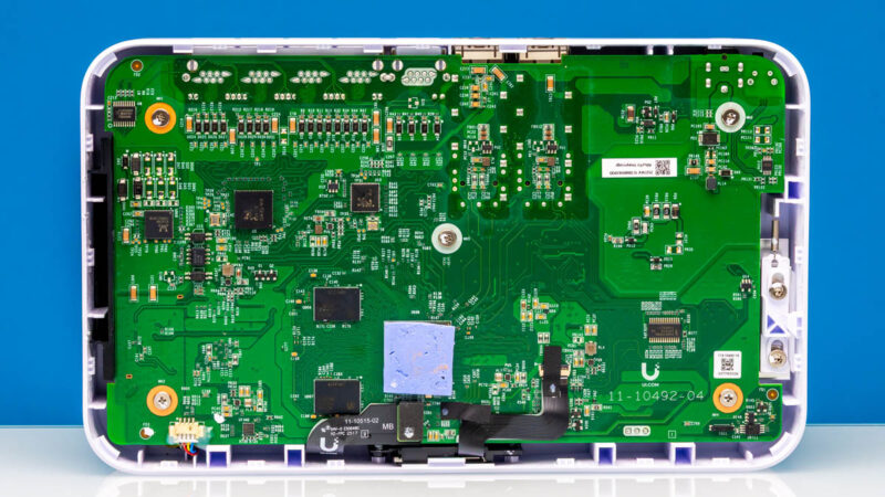 UniFi Cloud Gateway Fiber Inside 1