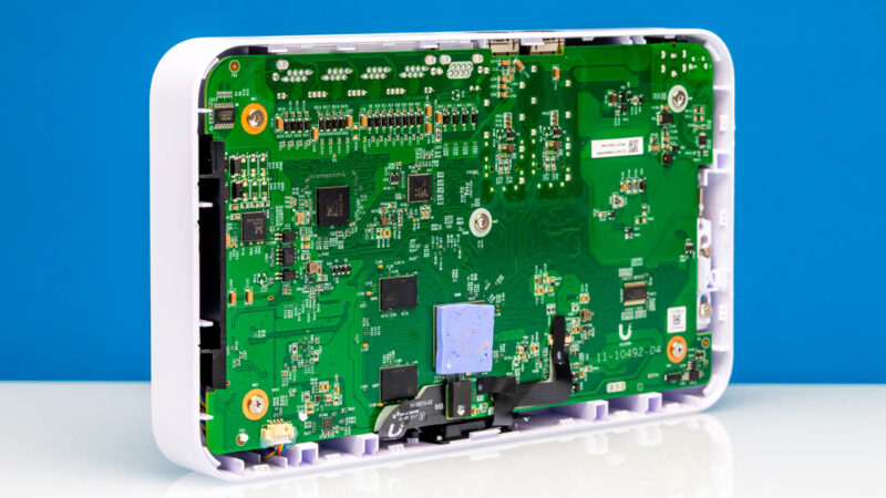 UniFi Cloud Gateway Fiber Inside 3