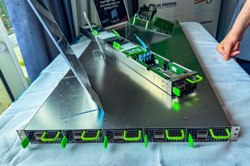 Xsight Labs OCP 2025 E1 Storage Node Chassis