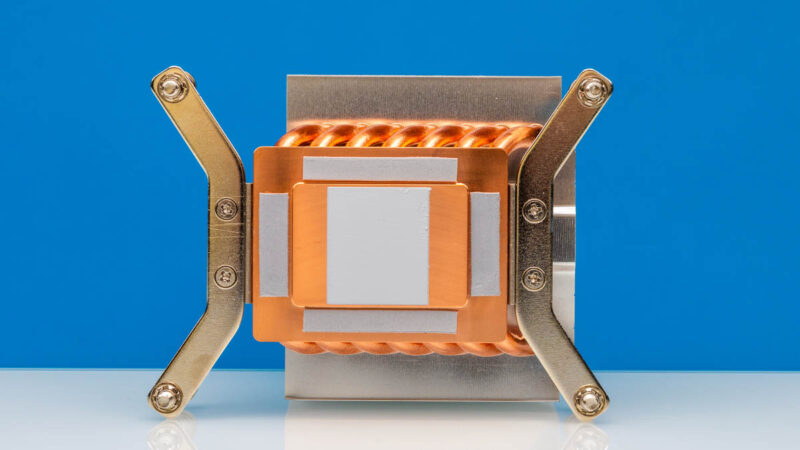 ASRock Rack AMPONED8 2T CM Dynatron W23 2