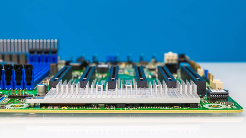 ASRock Rack AMPONED8 2T CM Inside 5