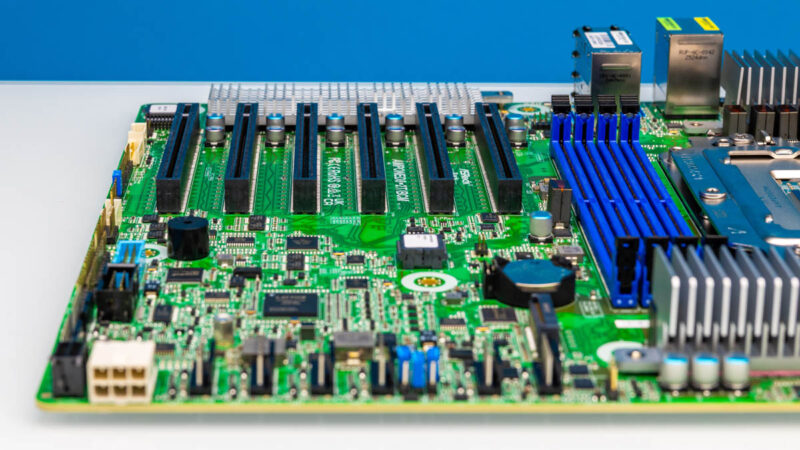 ASRock Rack AMPONED8 2T CM Inside 8