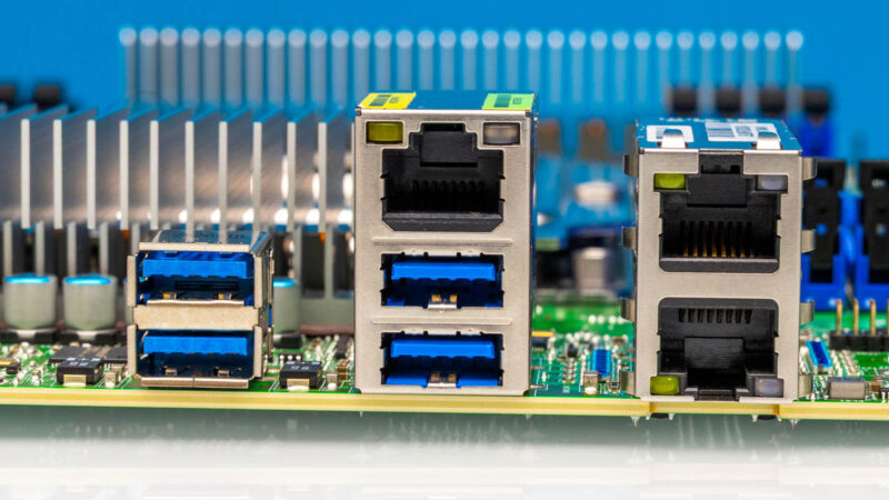 ASRock Rack AMPONED8 2T CM USB 3.2 Gen 1 Port 2