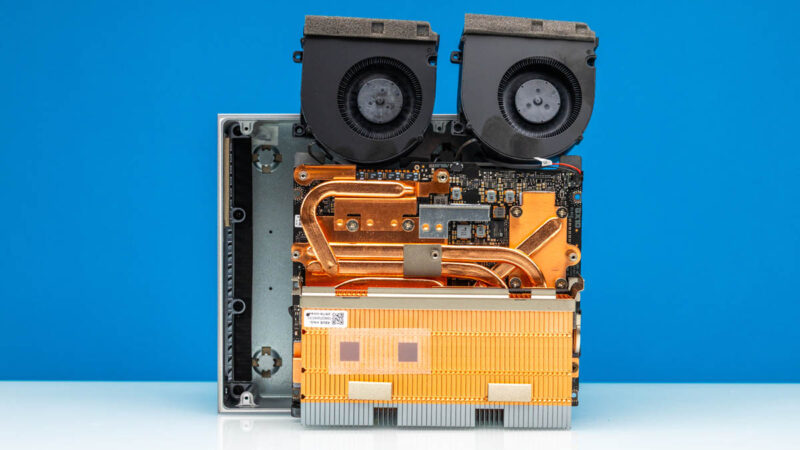 ASUS Ascent GX10 Inside 6