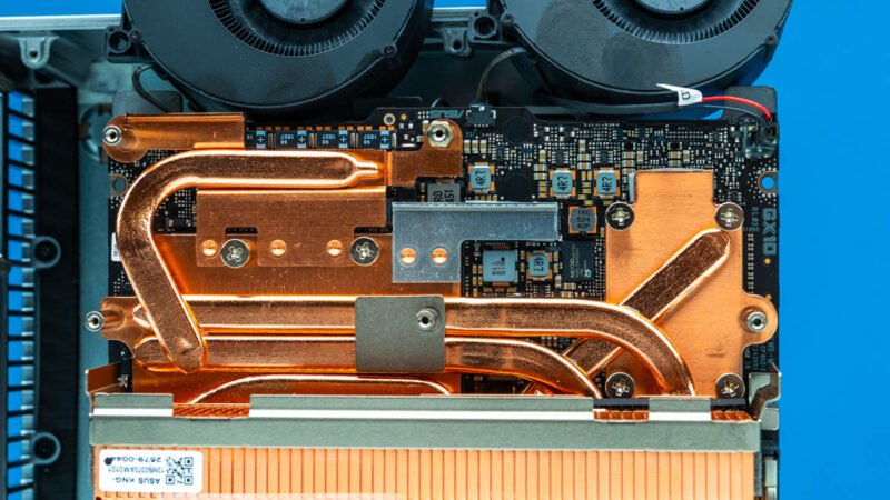 ASUS Ascent GX10 Inside 7