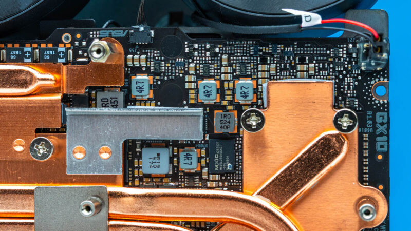 ASUS Ascent GX10 Inside 8