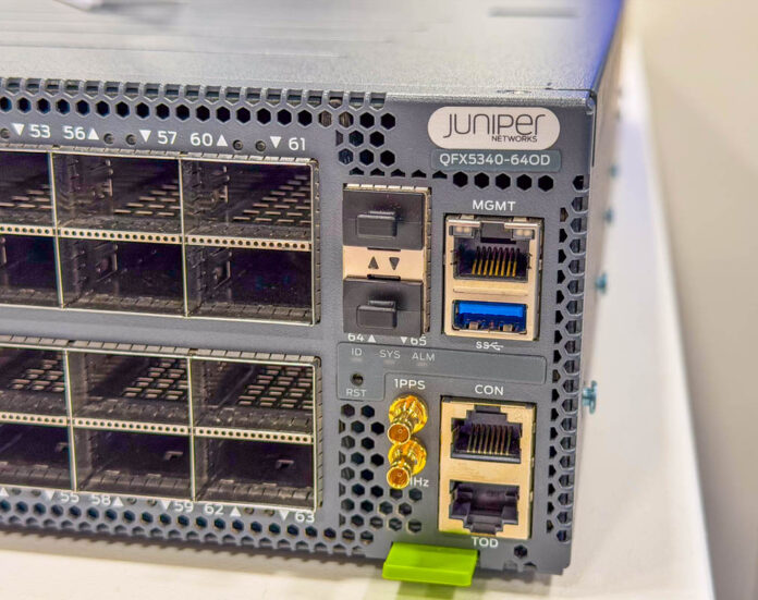 Juniper QFX5340 64OD Broadcom Tomahawk Ultra At SC25 2 Juniper QFX5340 64OD Broadcom Tomahawk Ultra At SC25 2