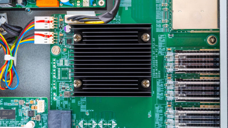 QNAP QSW M7308R 4X Heatsync 1