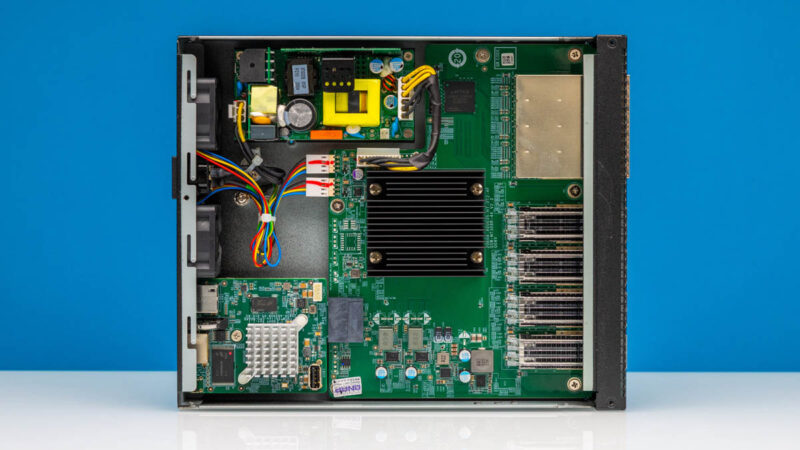 QNAP QSW M7308R 4X Inside 1