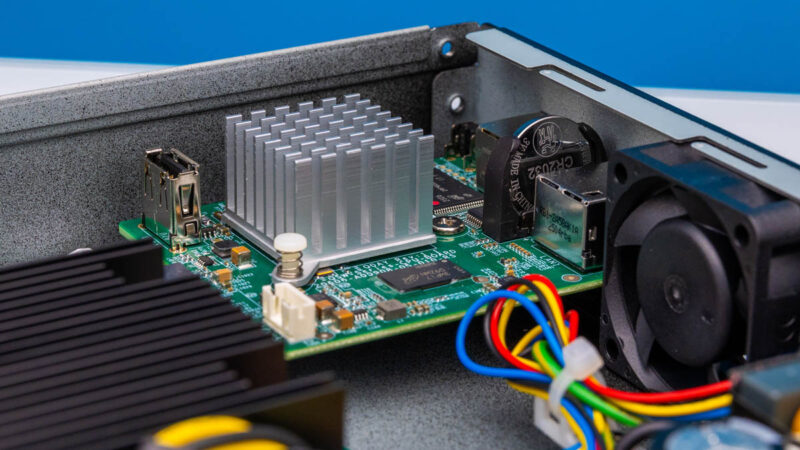 QNAP QSW M7308R 4X Inside 7