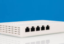Tenda SE105 5-port 2.5GbE Fanless Switch Review Tenda SE105 Front Angled 2