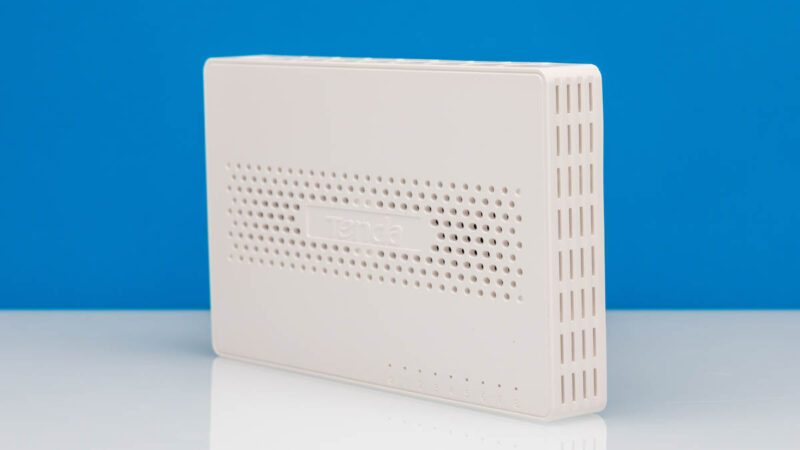 Tenda SE108 Top Angled 1