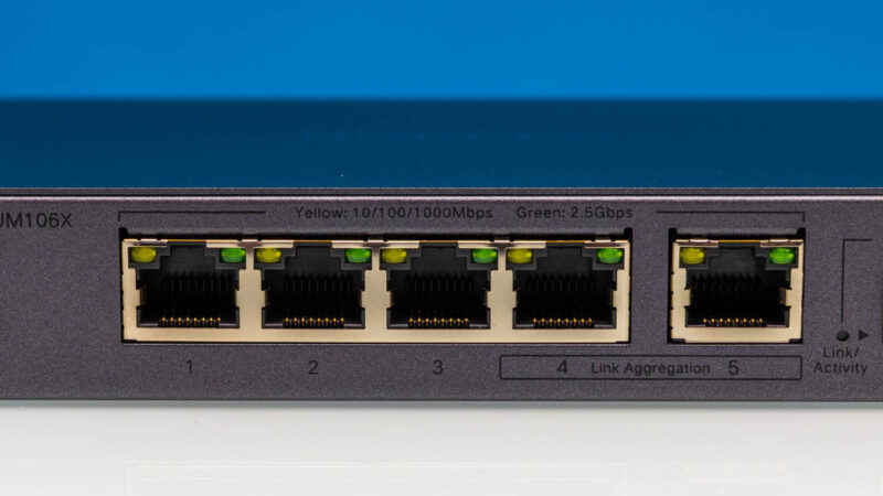 UGREEN CM753 2.5Gb RJ45 Ports 1