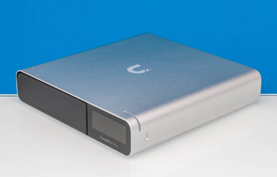 Ubiquiti CloudKey Gen2 Plus UCK-G2-SSD Quick Look - ServeTheHome