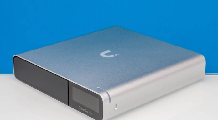 Ubiquiti CloudKey Gen2 Plus UCK-G2-SSD Quick Look Ubiquiti Cloud Key Gen2 Plus UCK G2 SSD Angle 1