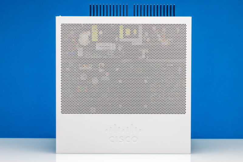 Cisco Catalyst 1300 8FP 2G Top 1