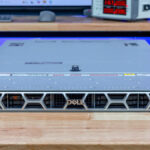 Dell PowerEdge R670 Front 1