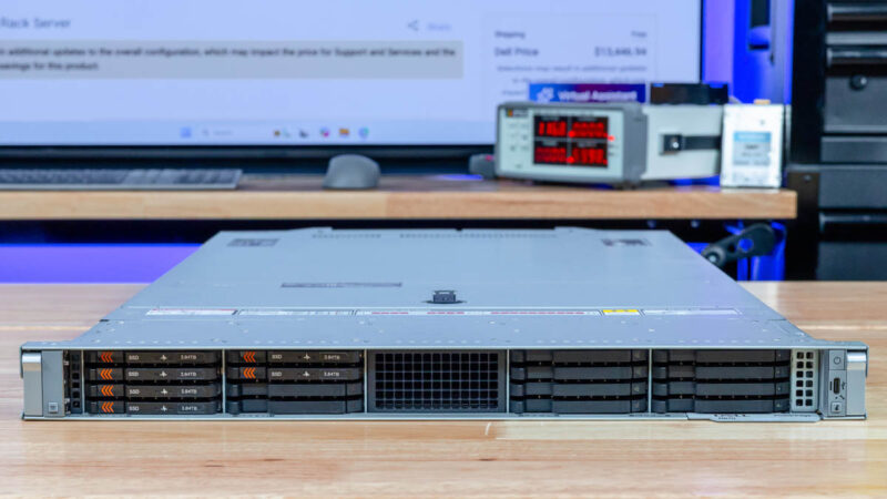 Dell PowerEdge R670 Front 2