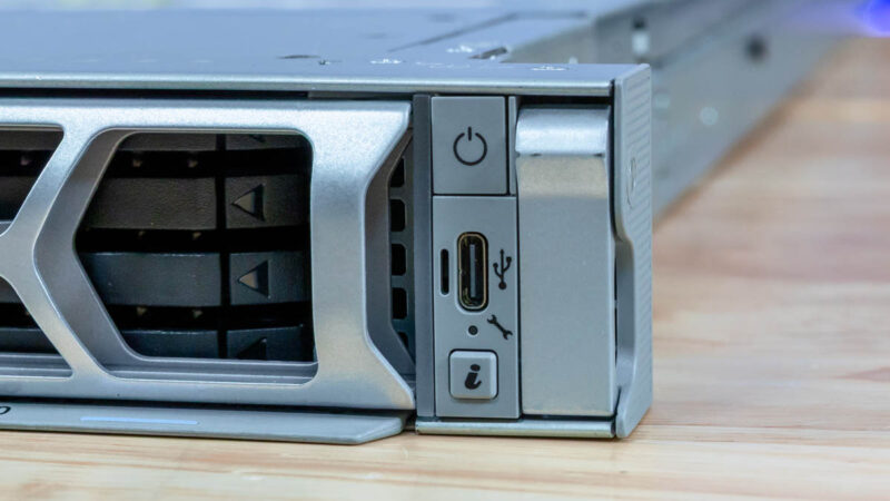 Dell PowerEdge R670 Front IO 2