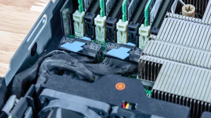 Dell PowerEdge R670 Inside 7