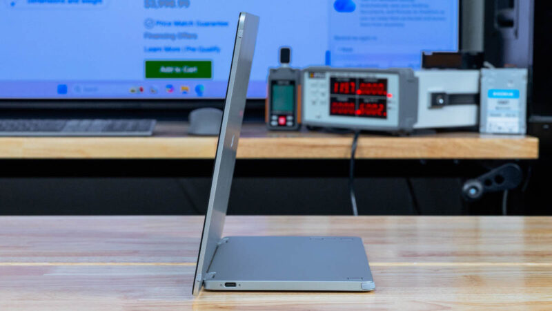 Dell Pro 14 Plus Portable Monitor P1425 Side 2