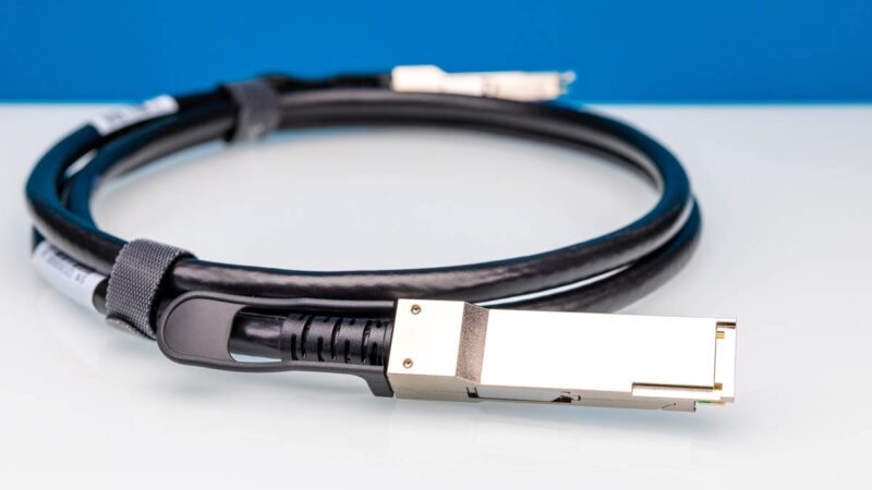 FS 400G QSFP112 DAC 1.5M QSFP 400G PC015 Cable Coiled
