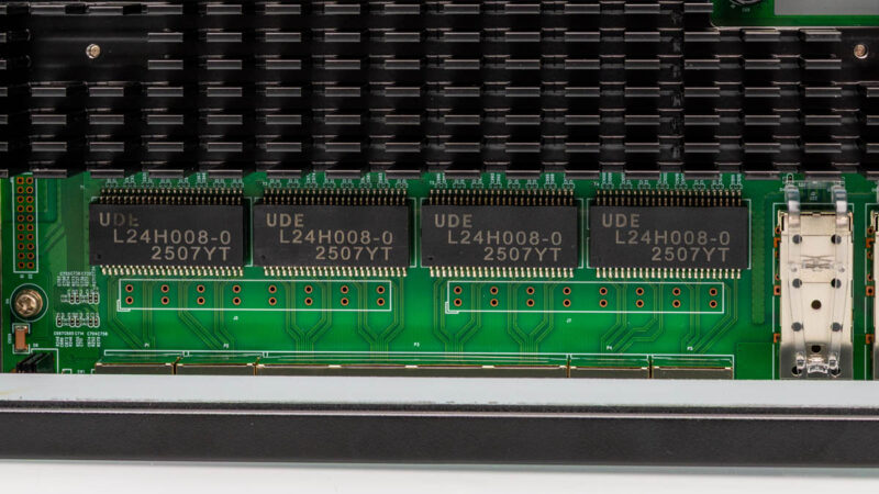 QNAP QSW L3208 2C6T Chip 2