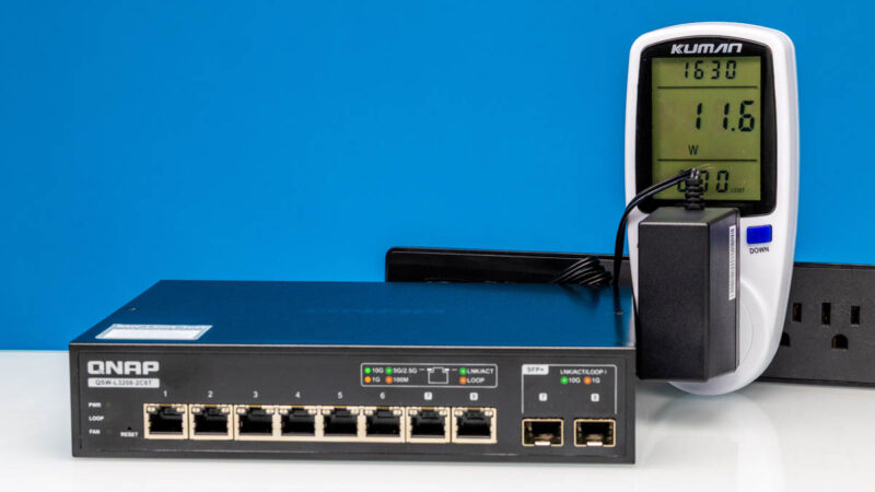 QNAP QSW L3208 2C6T Idle Power Consumption 1