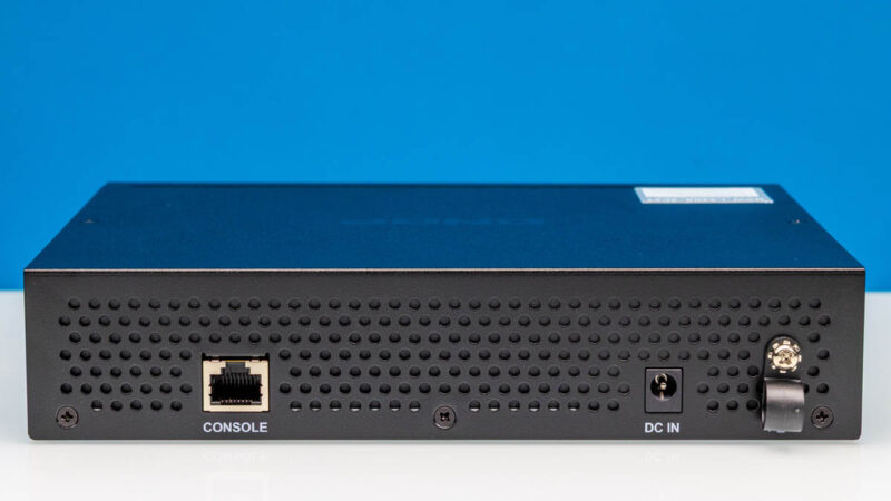 QNAP QSW L3208 2C6T Rear 1