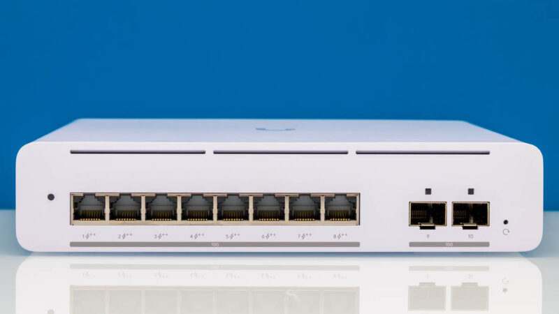 Ubiquiti UniFi USW Pro XG 8 PoE Front 1