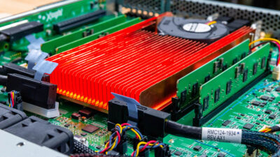 Installing Out-of-the-Box Ubuntu LTS on Xsight Labs E1 64-Core Arm 800G ...