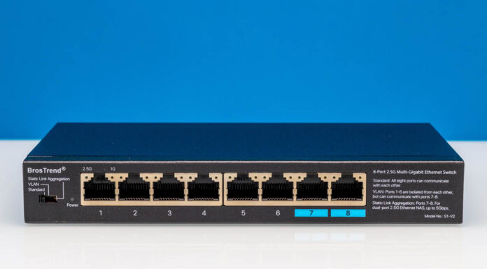 BrosTrend S1-V2 8-Port 2.5GbE Fanless Switch Review Slightly More Than a Metal Case BrosTrend 8 Port 2.5G Ethernet Switch Front 1
