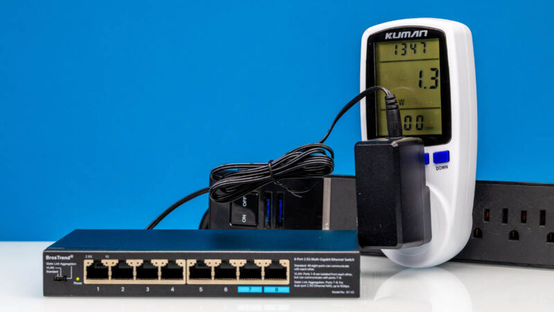 BrosTrend 8 Port 2.5G Ethernet Switch Idle Power Consumption 1