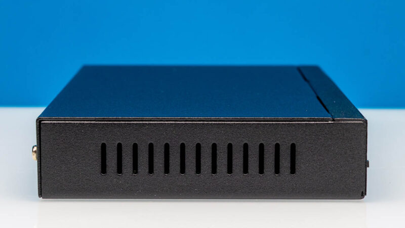 BrosTrend 8 Port 2.5G Ethernet Switch Side 2