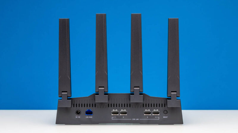 GL.iNet Flint 3 BE9300 Rear 1