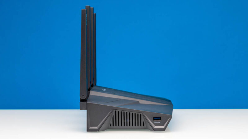 GL.iNet Flint 3 BE9300 Side 2