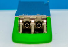 Intel SPTSLP2SLCDF 100G-DR1 500m 1311nm QSFP28 Module Quick Look Intel SPTSLP2SLCDF 100G DR1 500m 1311nm QSFP28 Module 5