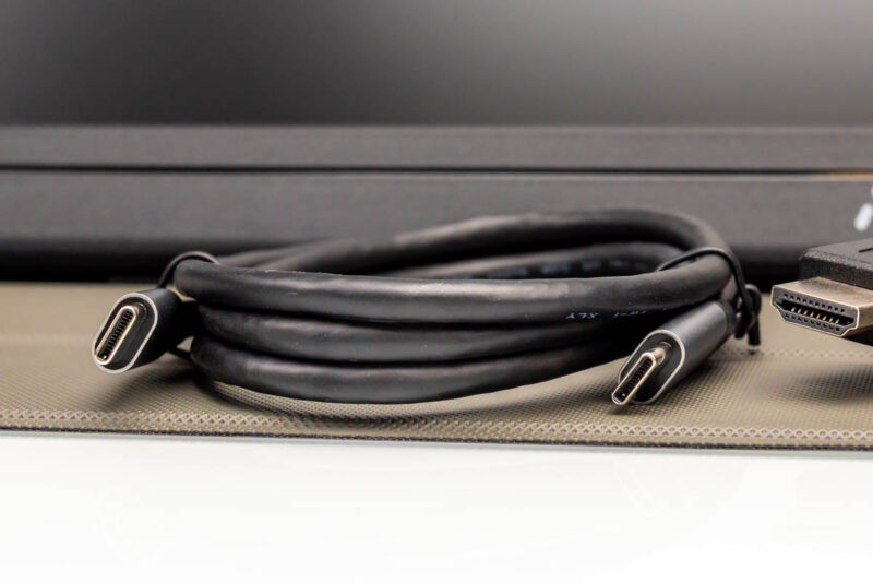 MNN Portable Monitor USB C To USB C Cable 1