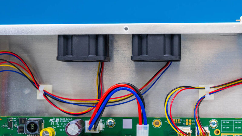 MikroTik CRS418 8P 8G 2S RM Fan 1