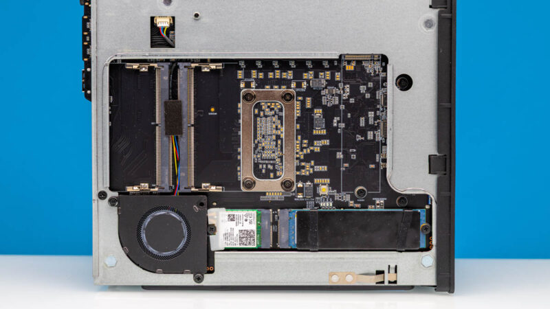 Minisforum MS 02 Ultra Inside 1