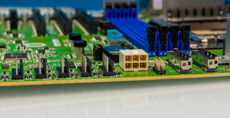 ASRock Rack TURIND8 2L2T PCIe Power