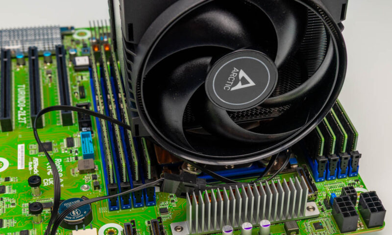 Arctic Freezer 4U SP5 In ASRock Rack TURIND8 2L2T 6